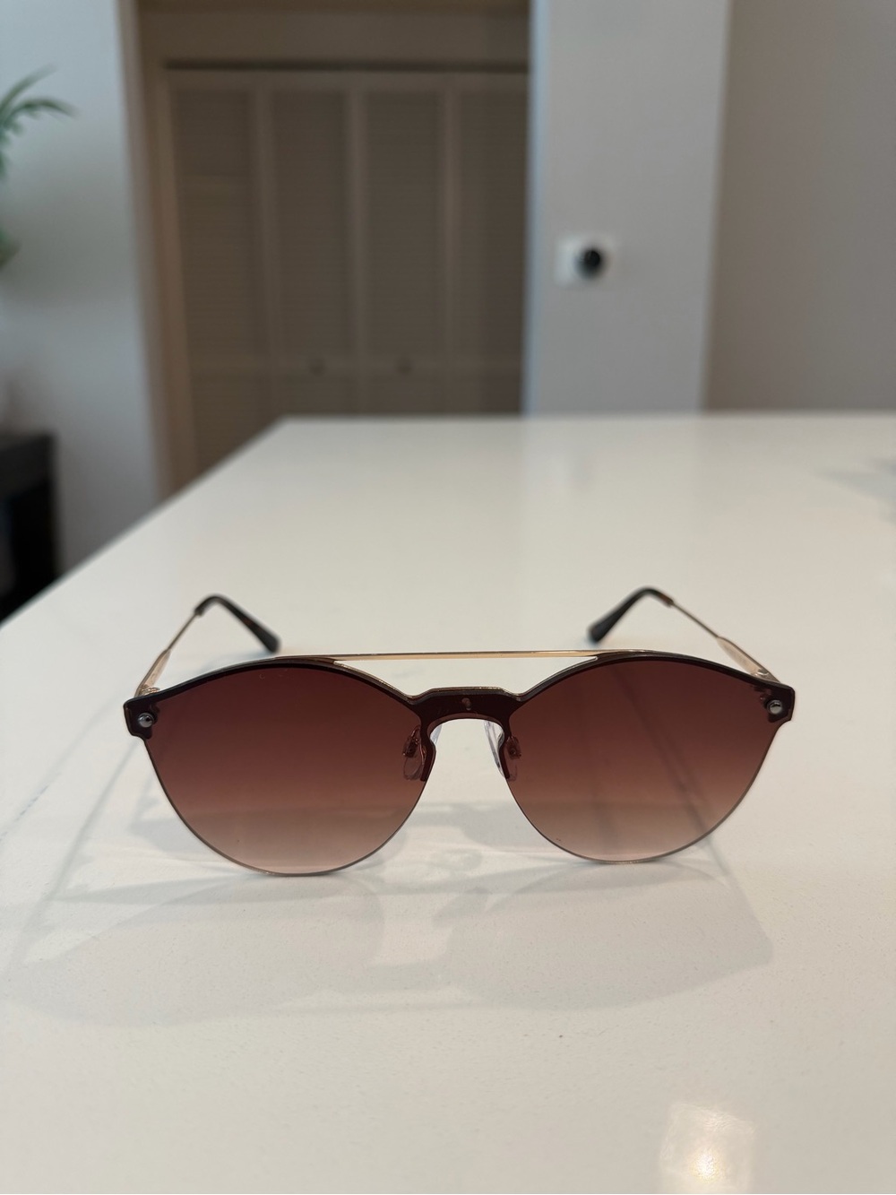 Oscar de la Renta Brown Gradient Round Sunglasses